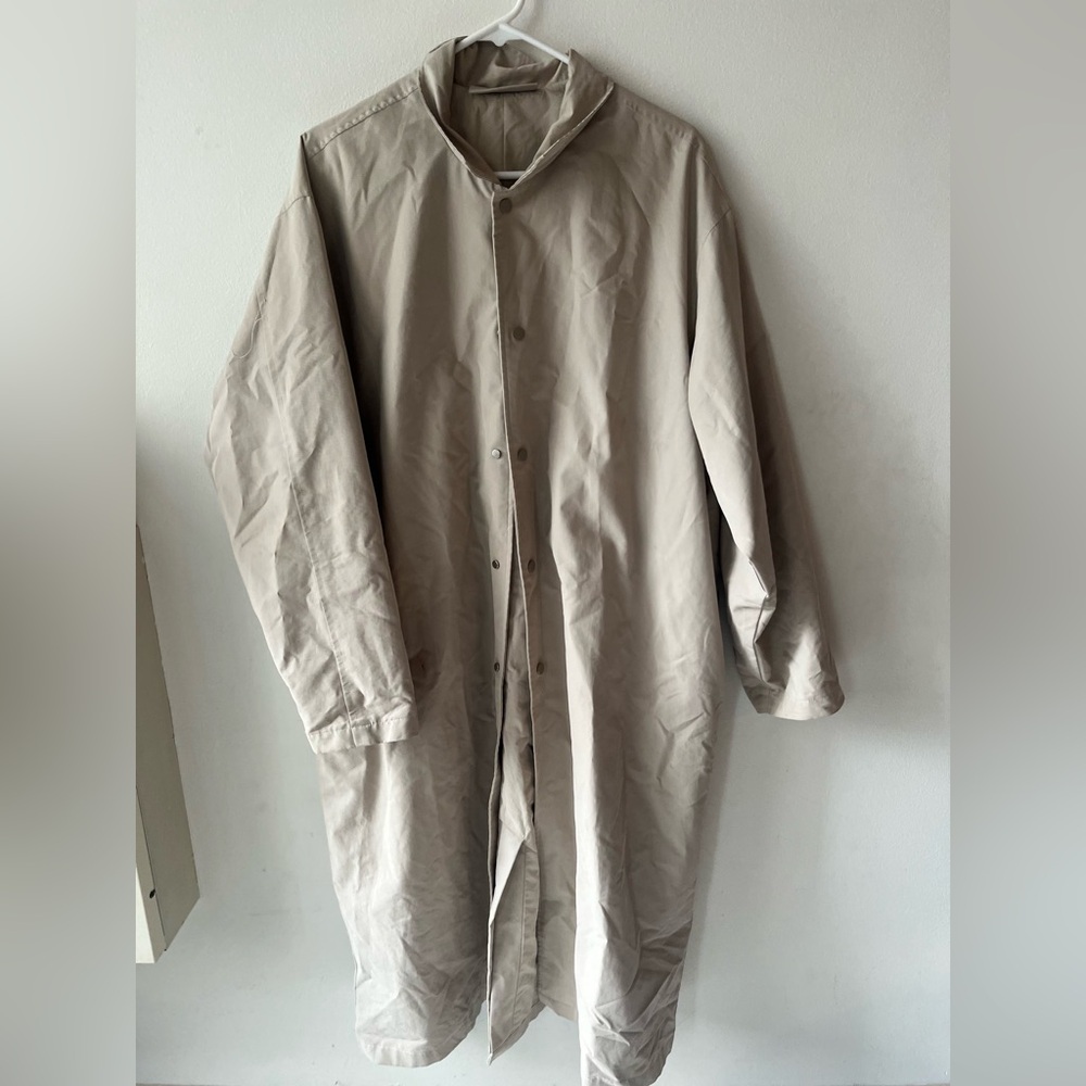 Essentials Men's Light Gray Raincoat